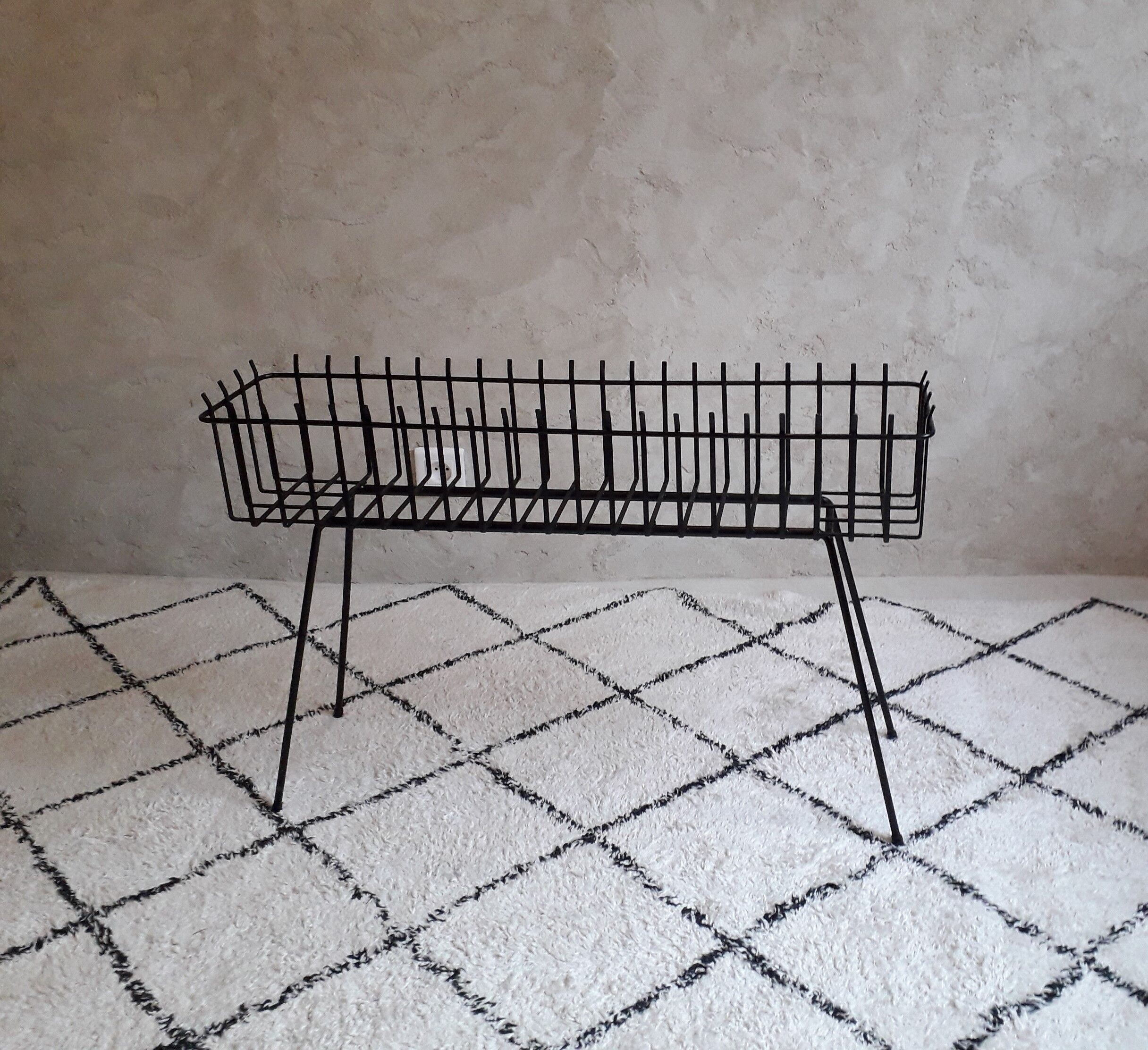 Metal indoor planter