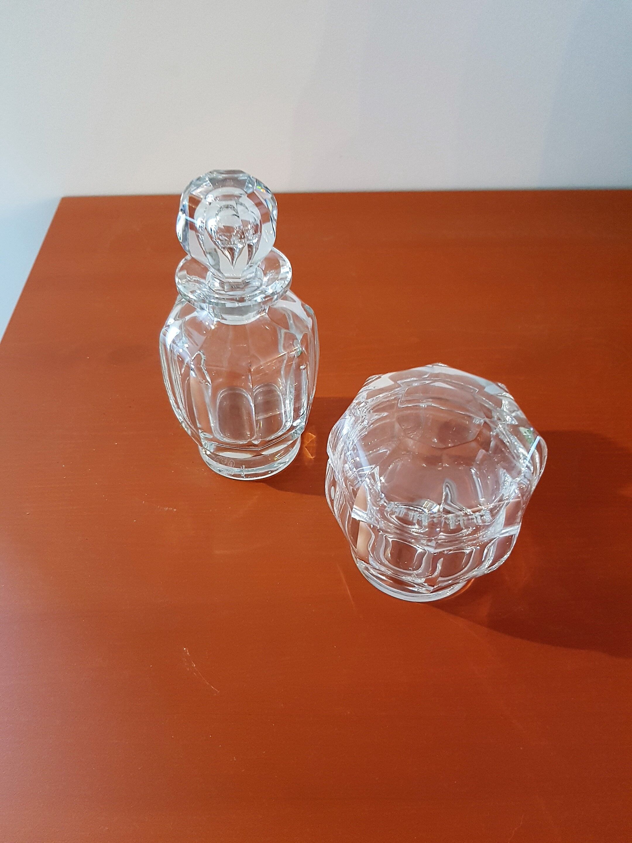 Ensemble de deux flacons ou pots en cristal Baccarat