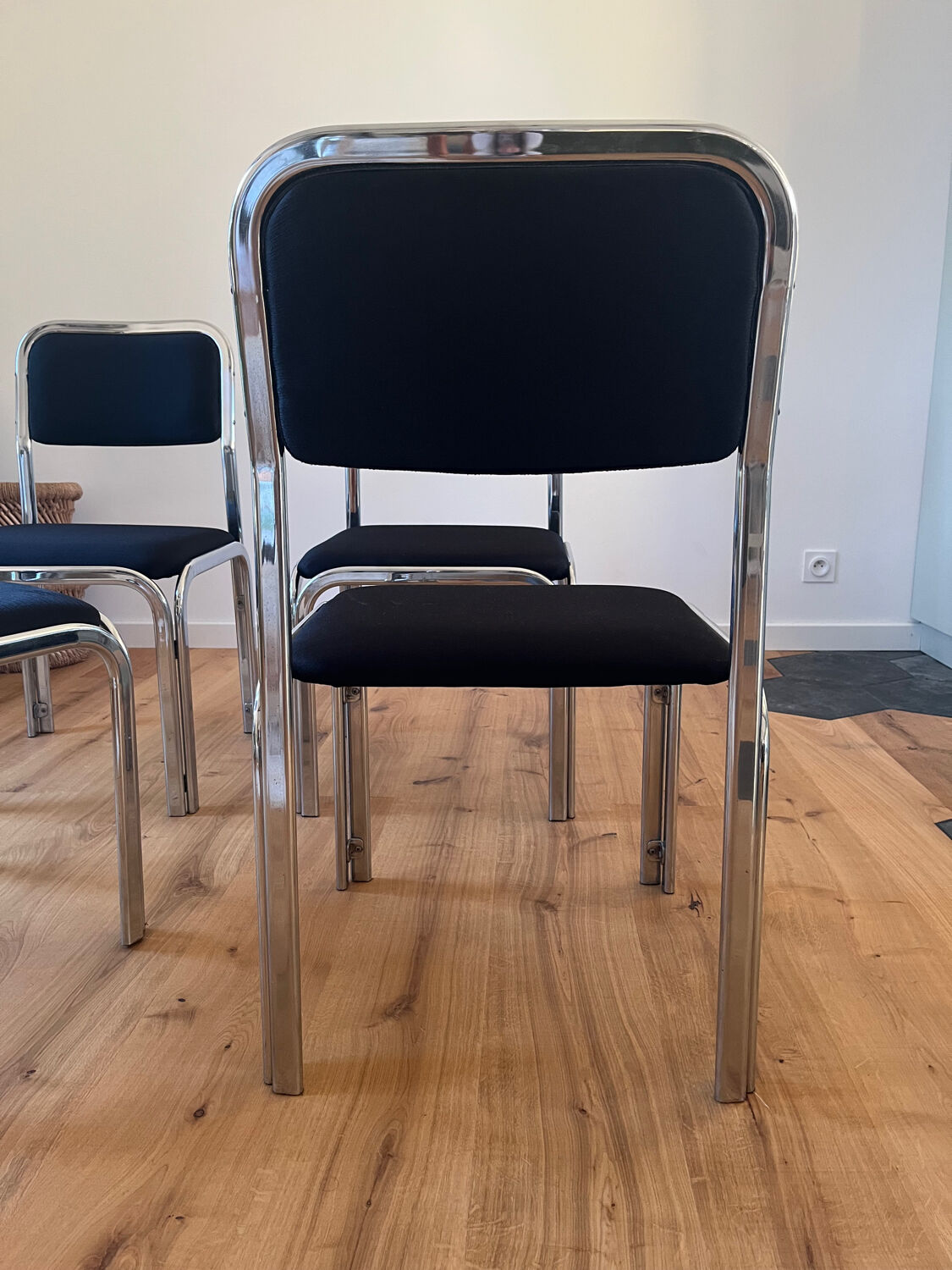 Lot de 4 chaises en acier chromé
