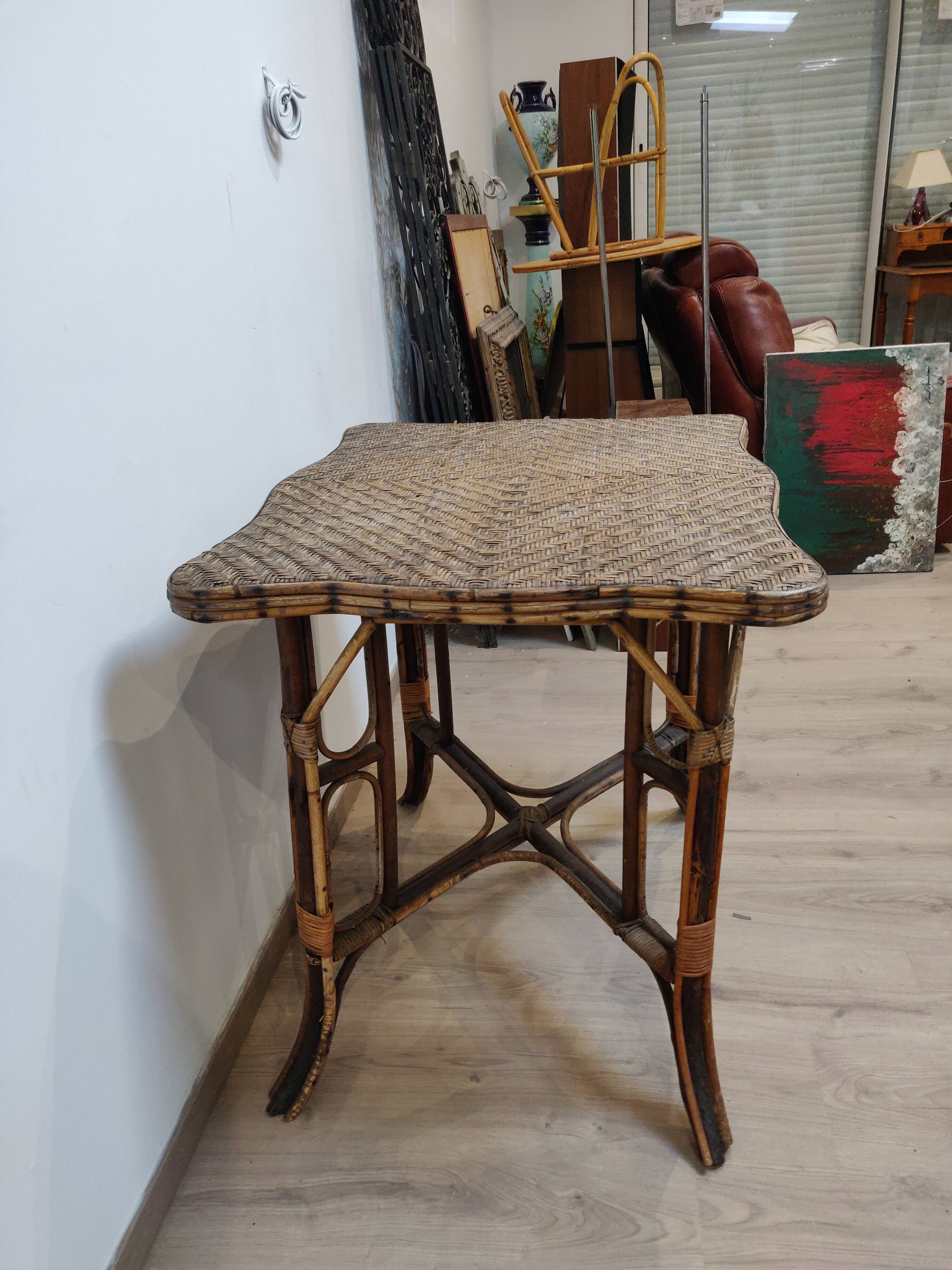 Table en rotin et bambou vintage