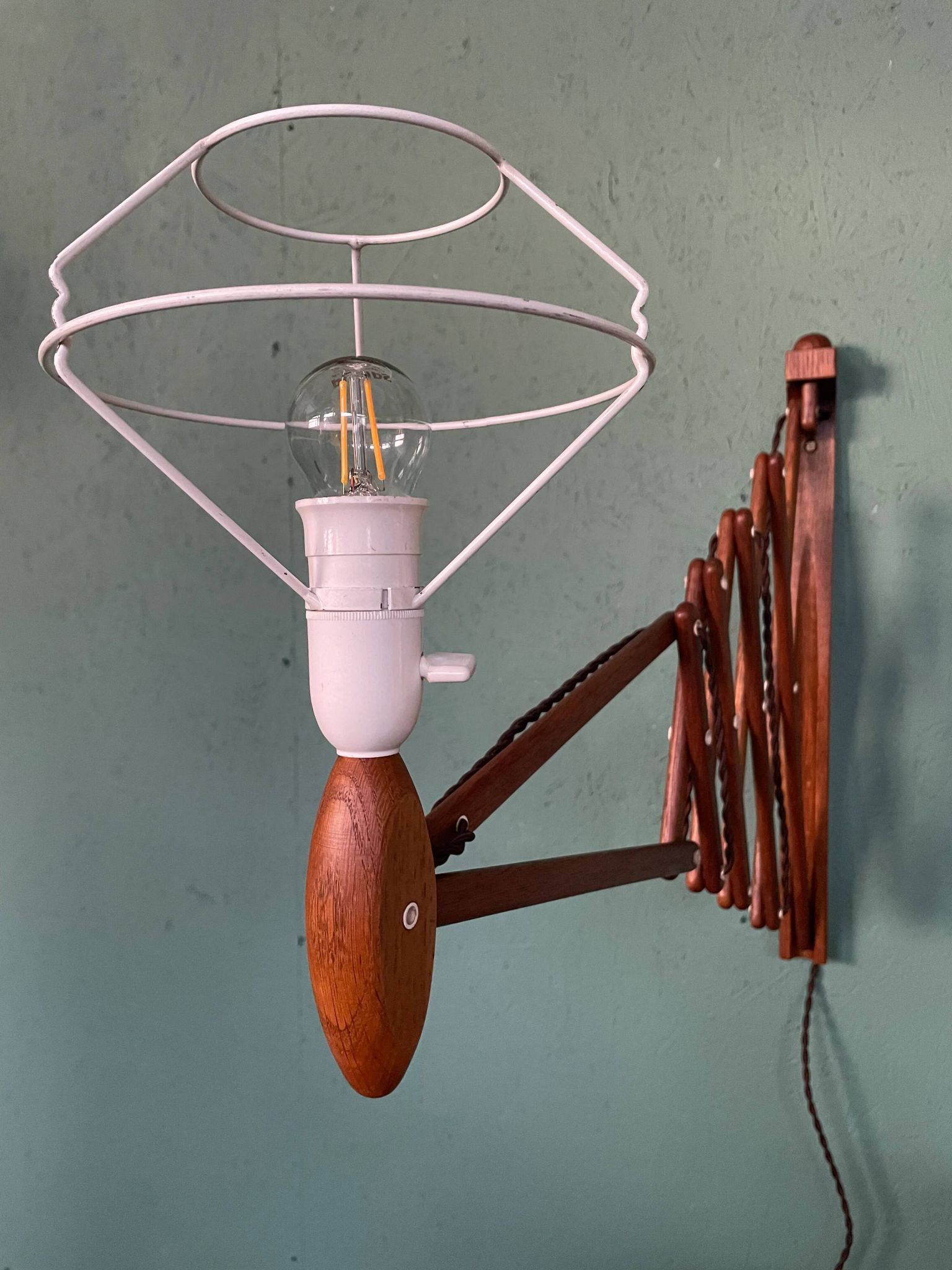 Lampe à ciseaux Le Klint vintage en chêne des années 1960