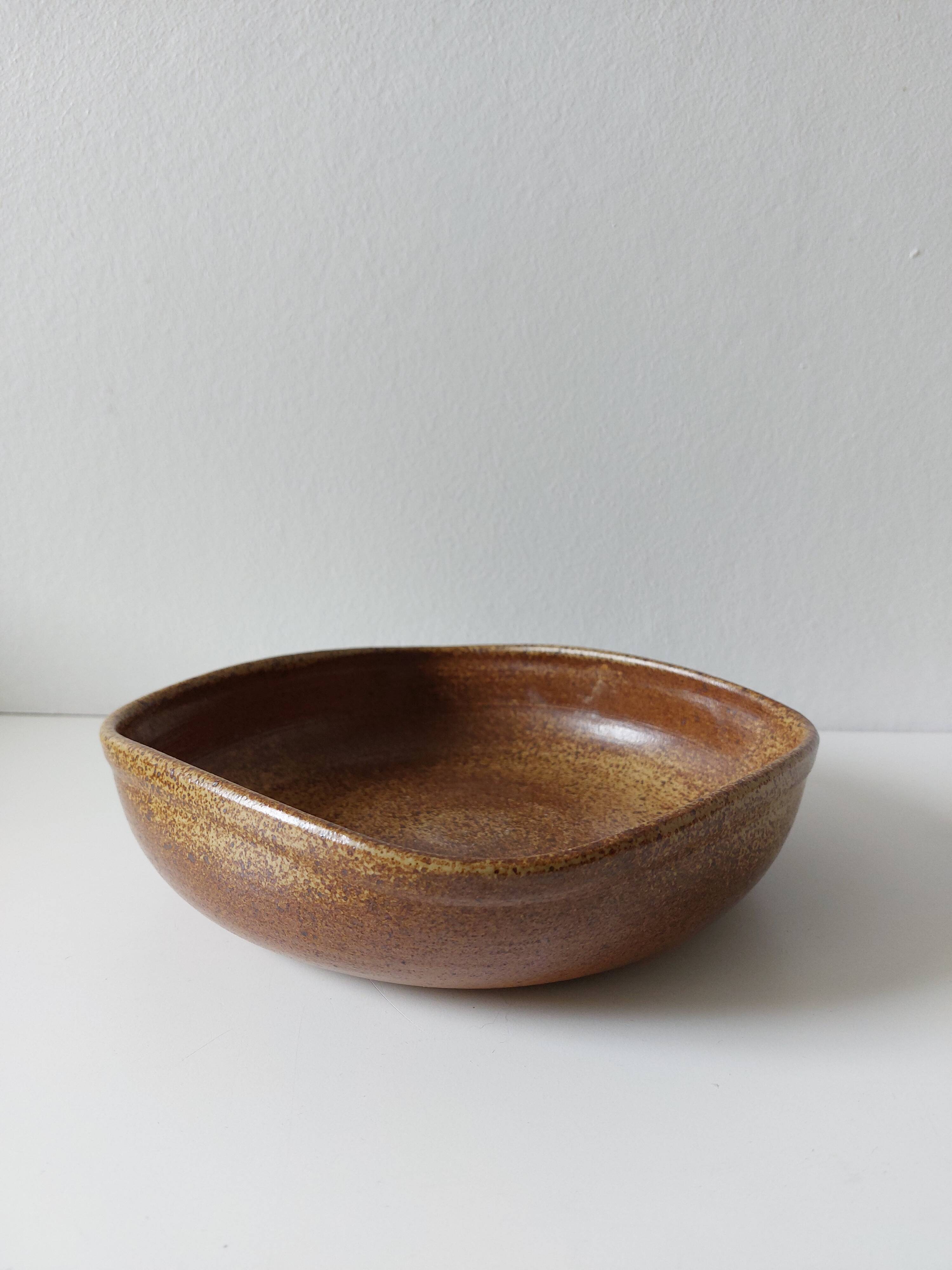 Square plate in vintage sandstone