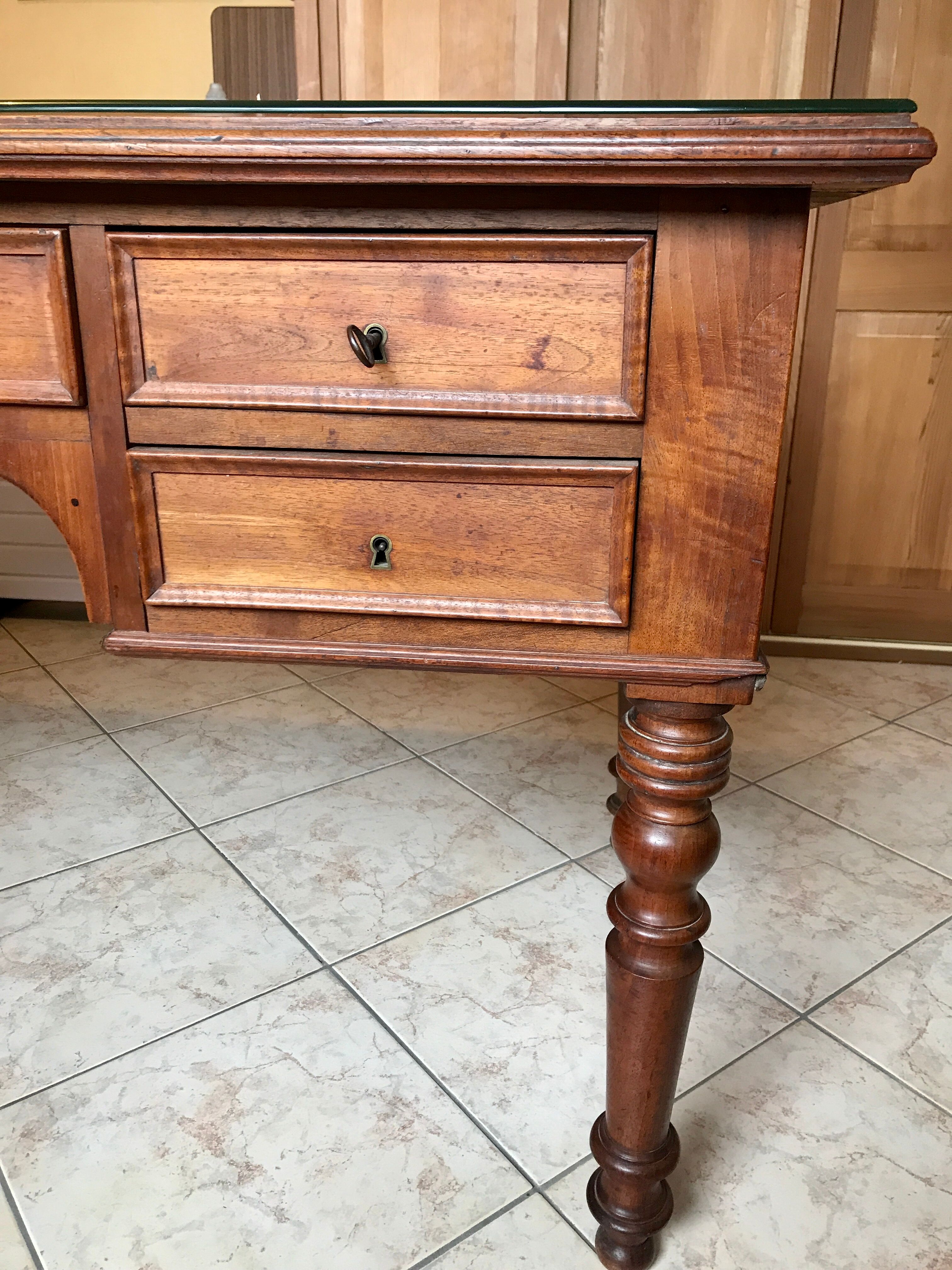 Drawer desk