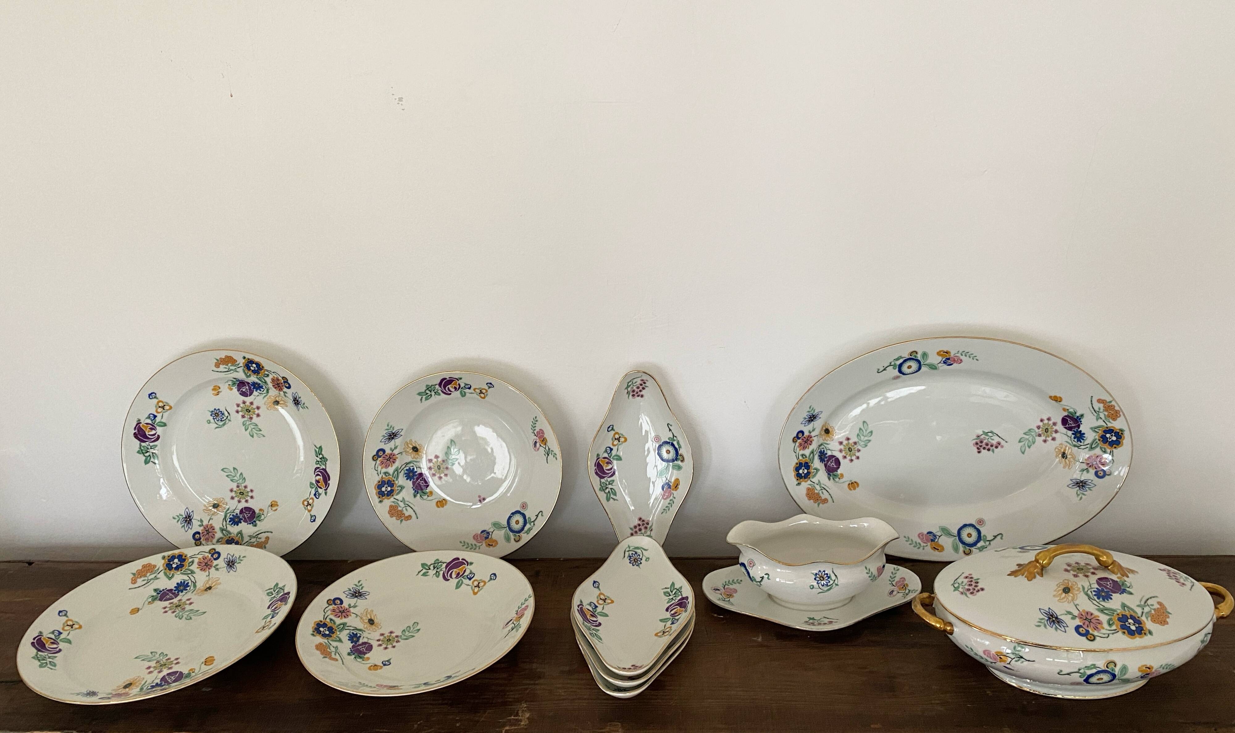6 vintage plates in white Limoges porcelain signed TLB, flowers