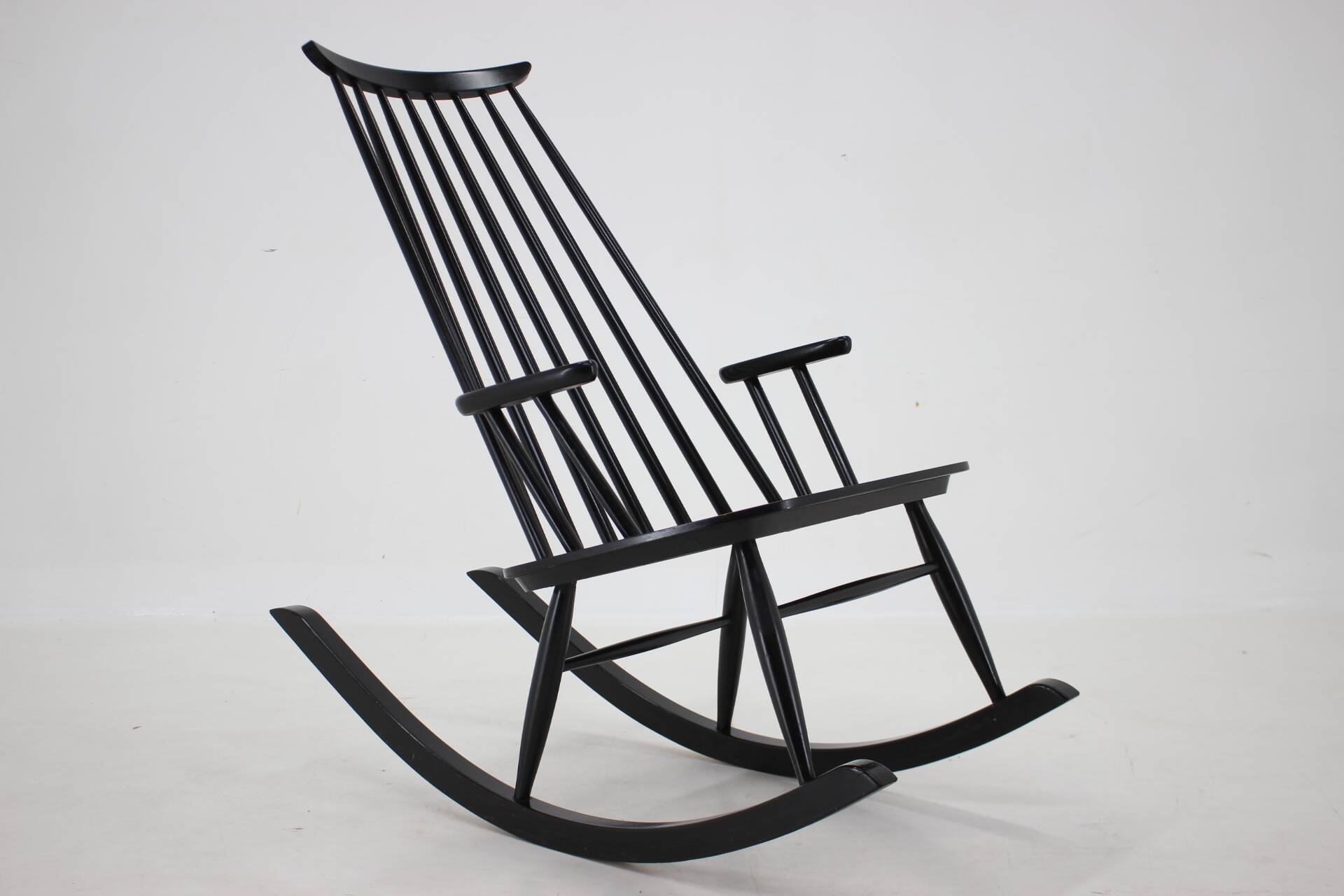 1960s Varjosen Puunjalostus Beech Rocking Chair, Finland