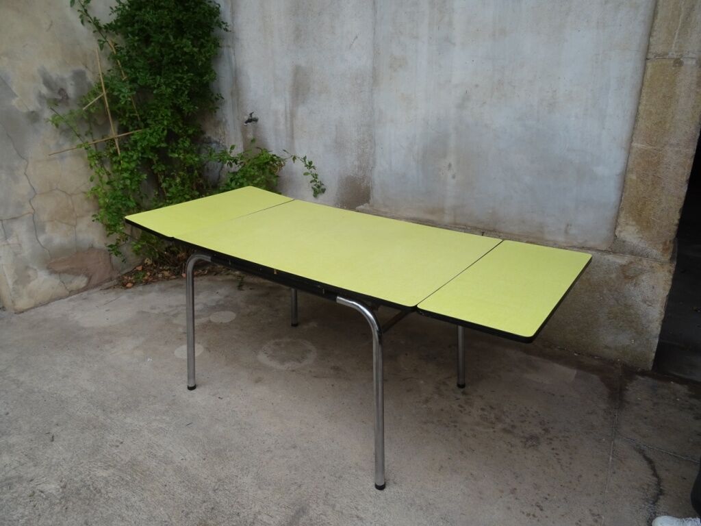 Formica table