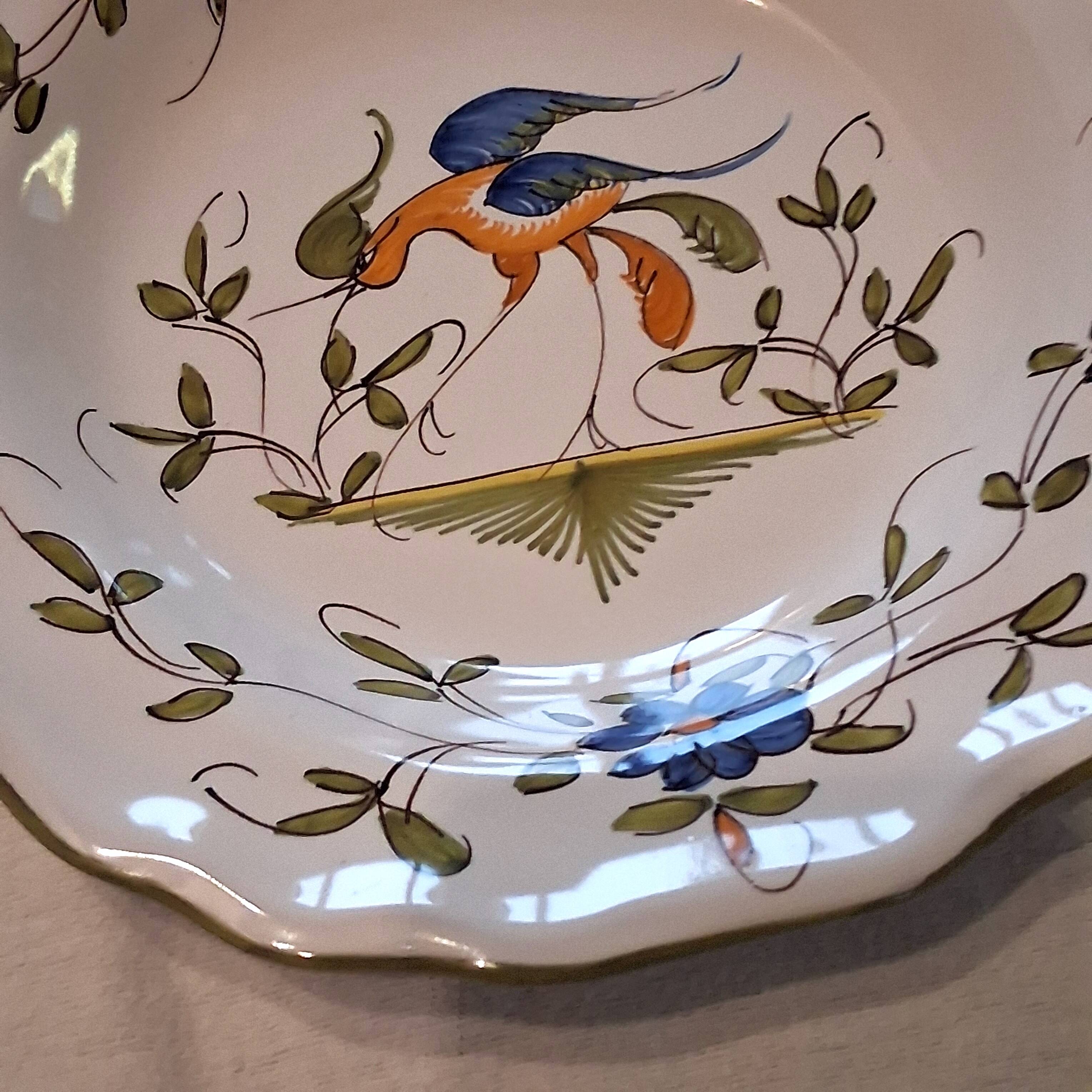 It's a beautiful deep plate "Martres la Tolosane" in very good condition.