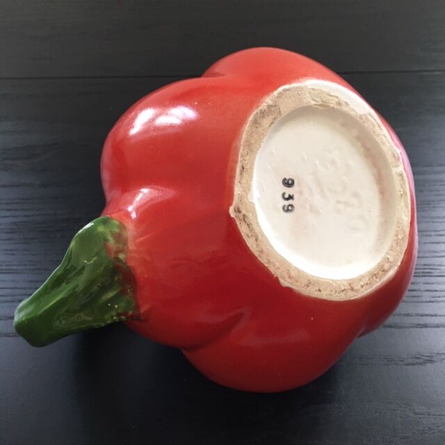 Tomato pitcher in dabbling