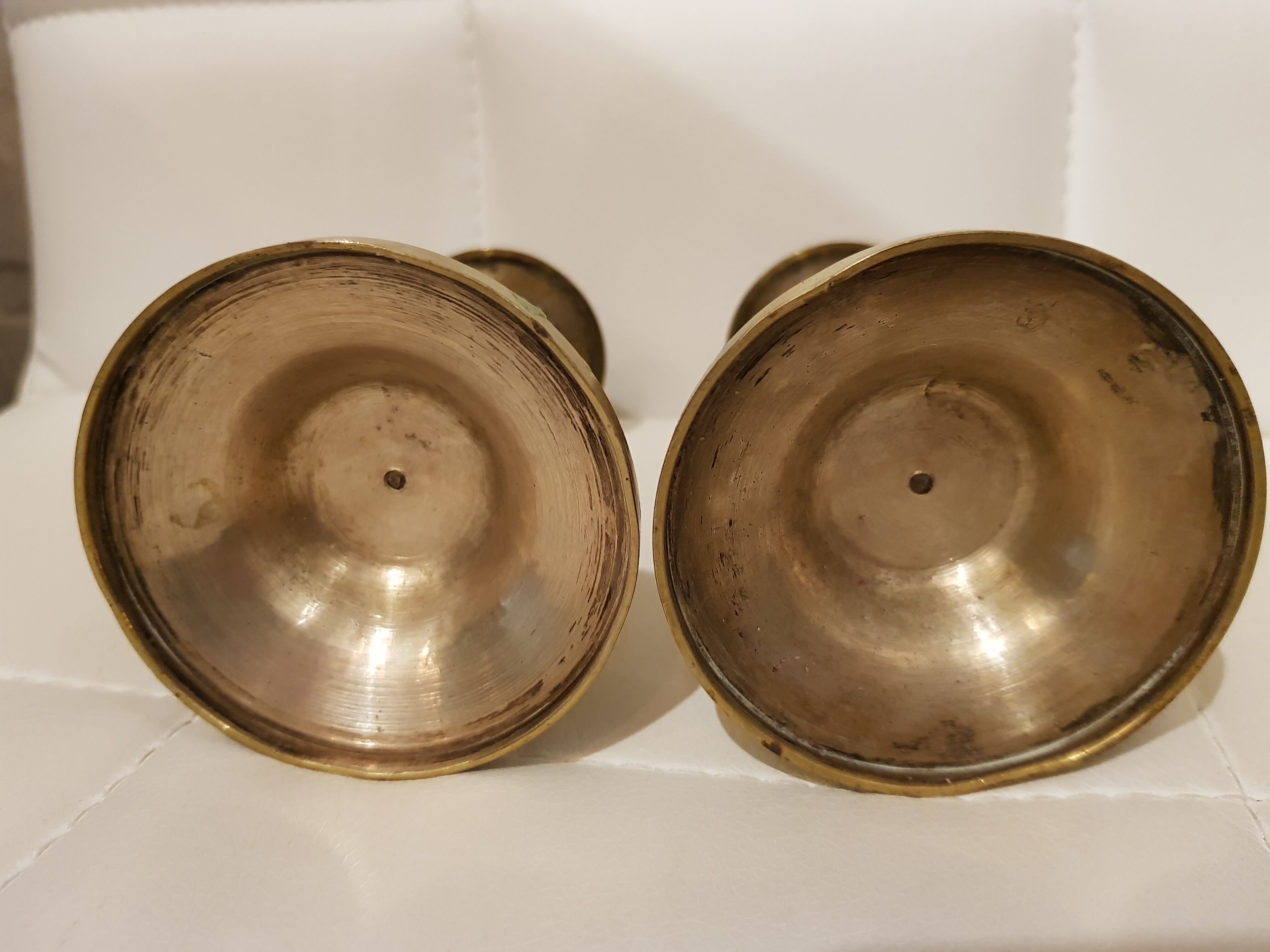 Duo de bougeoirs en laiton