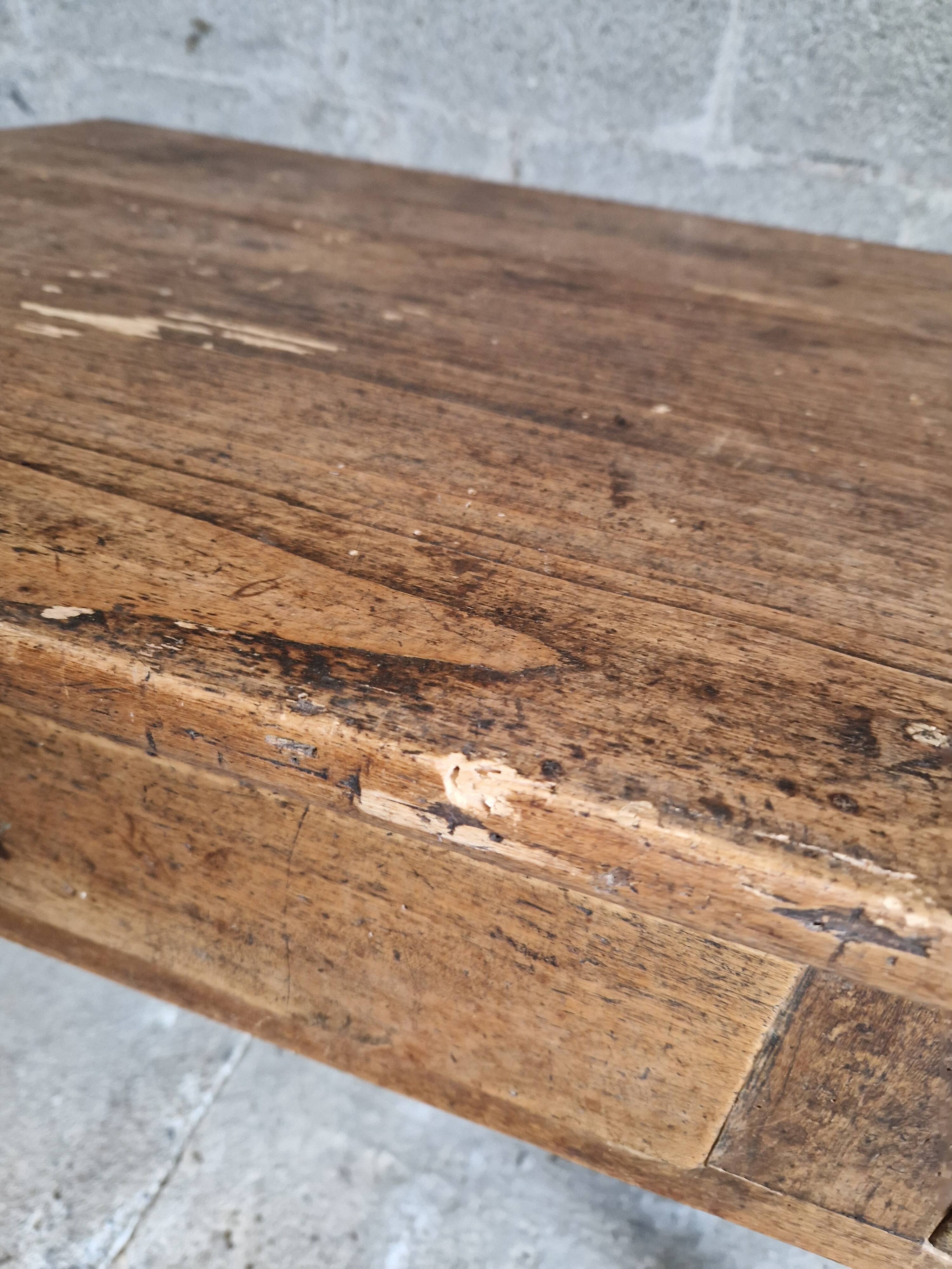 Farm table