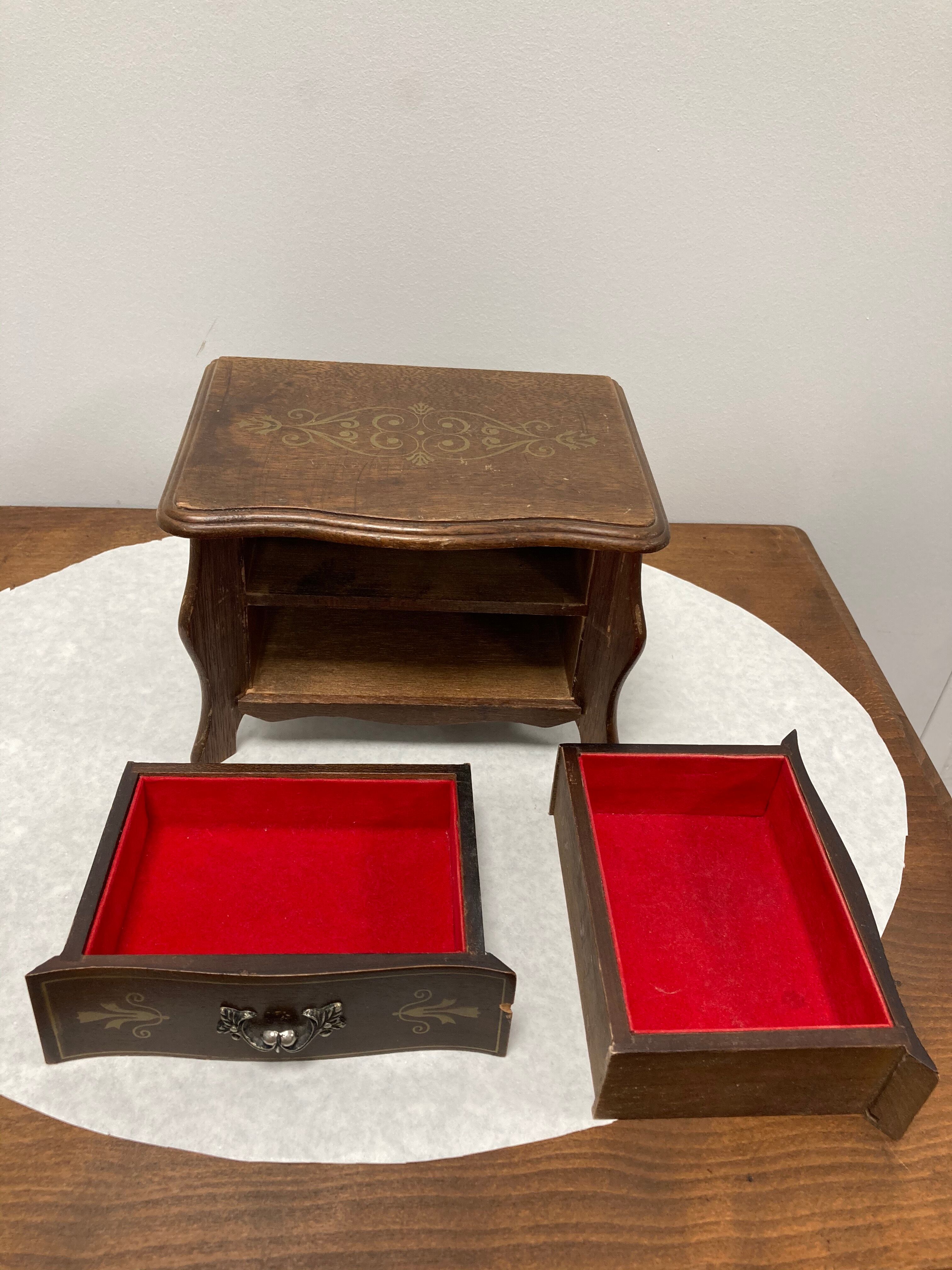 Wooden jewellery box