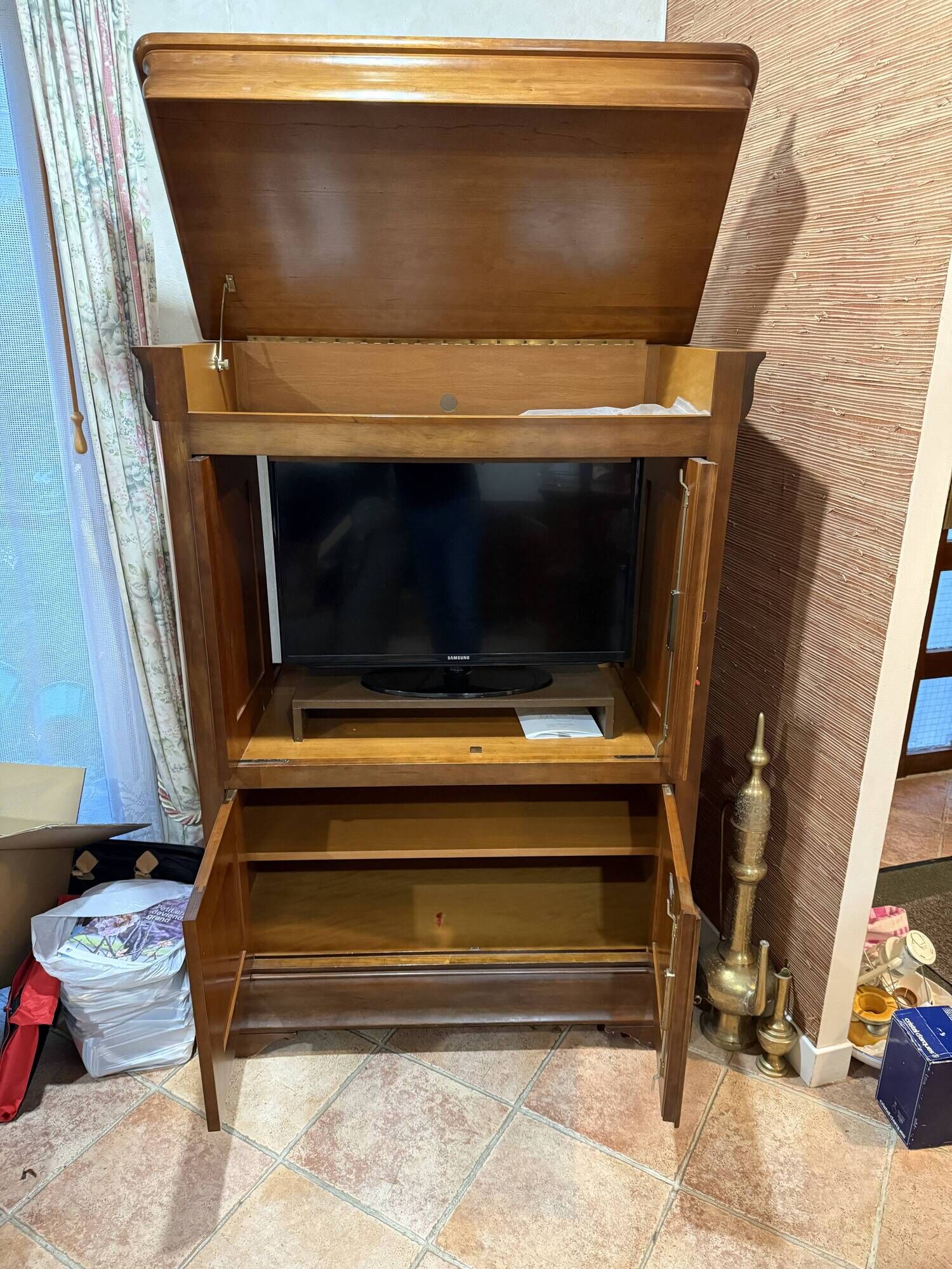 TV cabinet