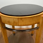 Guéridon en plaquage de sycomore, chrome et plateau de marbre