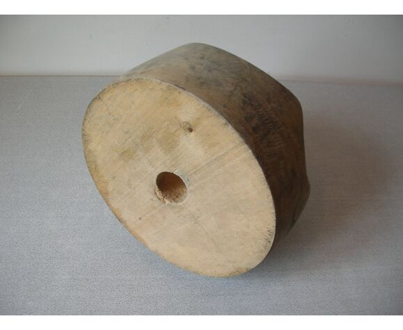 Ancienne forme à chapeau moule en bois atelier couture chapelier n°2 déco  rétro | Selency