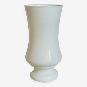 Vase en opaline sur pied début XXème