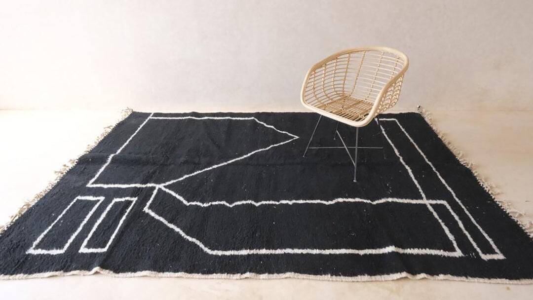 Black and white rug (Moroccan handmade) 250cmx150cm