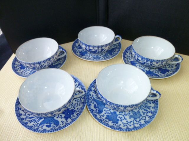 Set of 5 tea cups or coffee made of Japanese porcelain