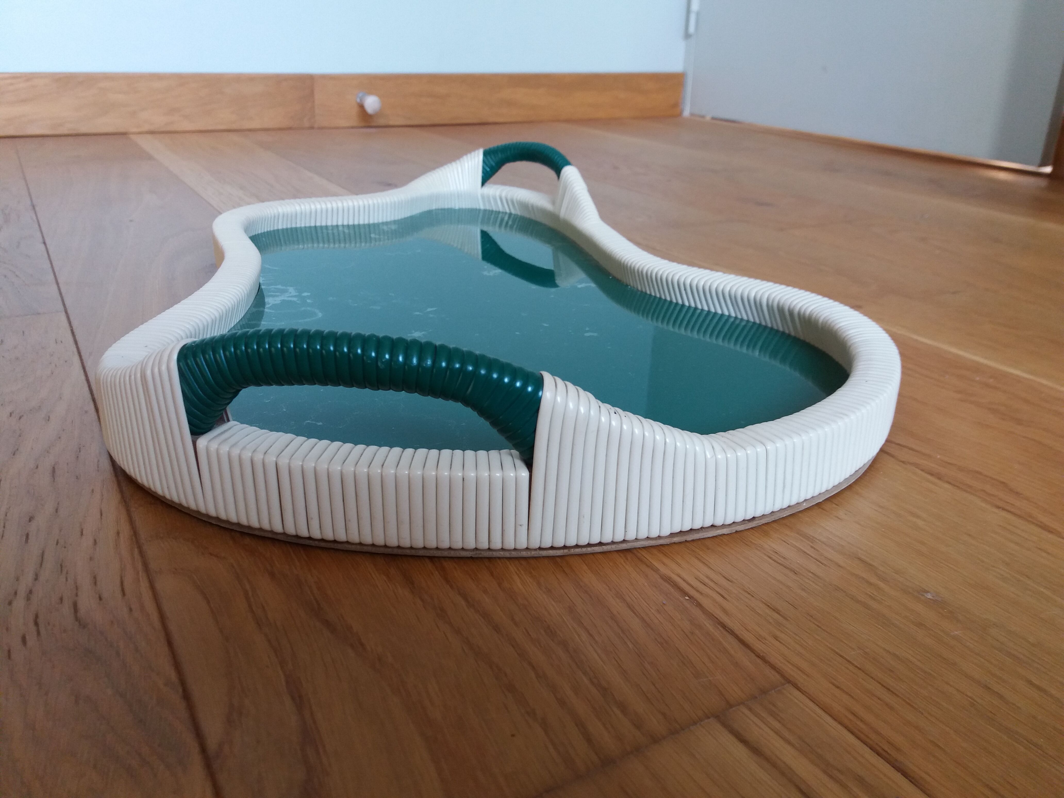 Scoubidou serving tray
