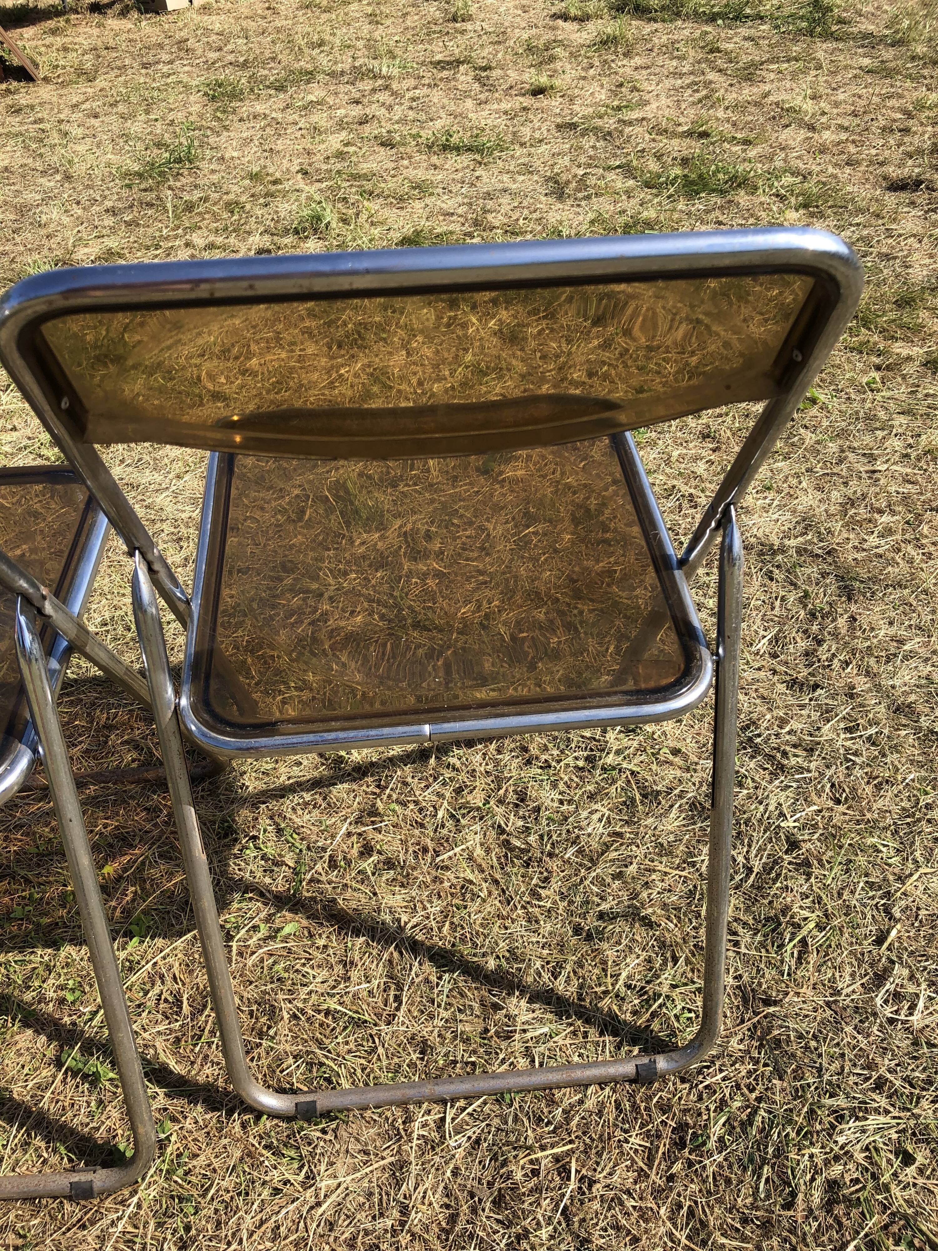 Lot 5 folding chairs in brown plexiglass 70s