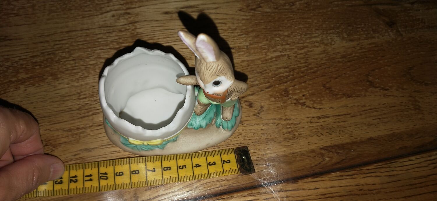 Coquetier décoratif lapin en porcelaine