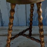 Tripod farm stool
