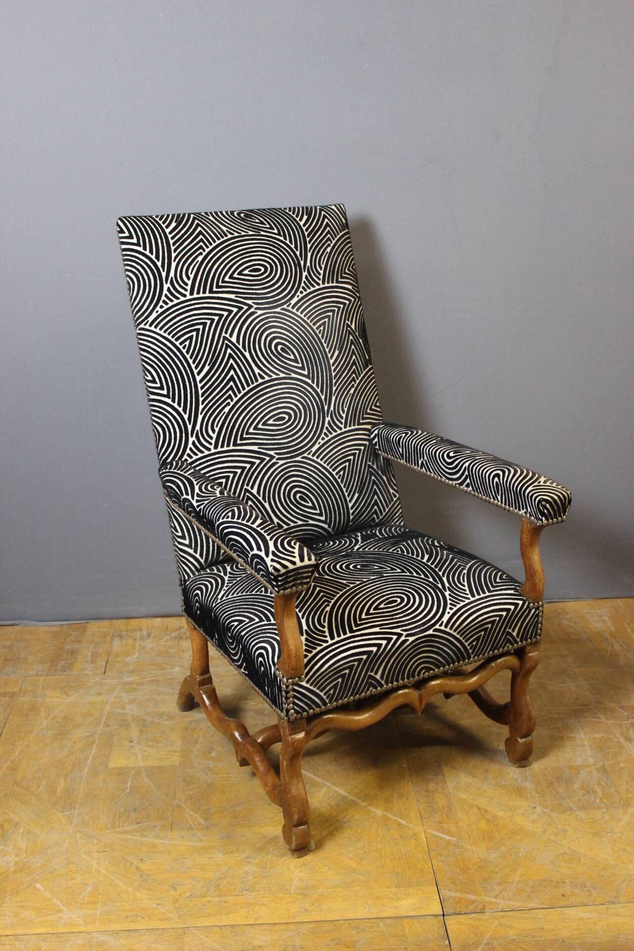 Louis XIV armchair in walnut, 18th century