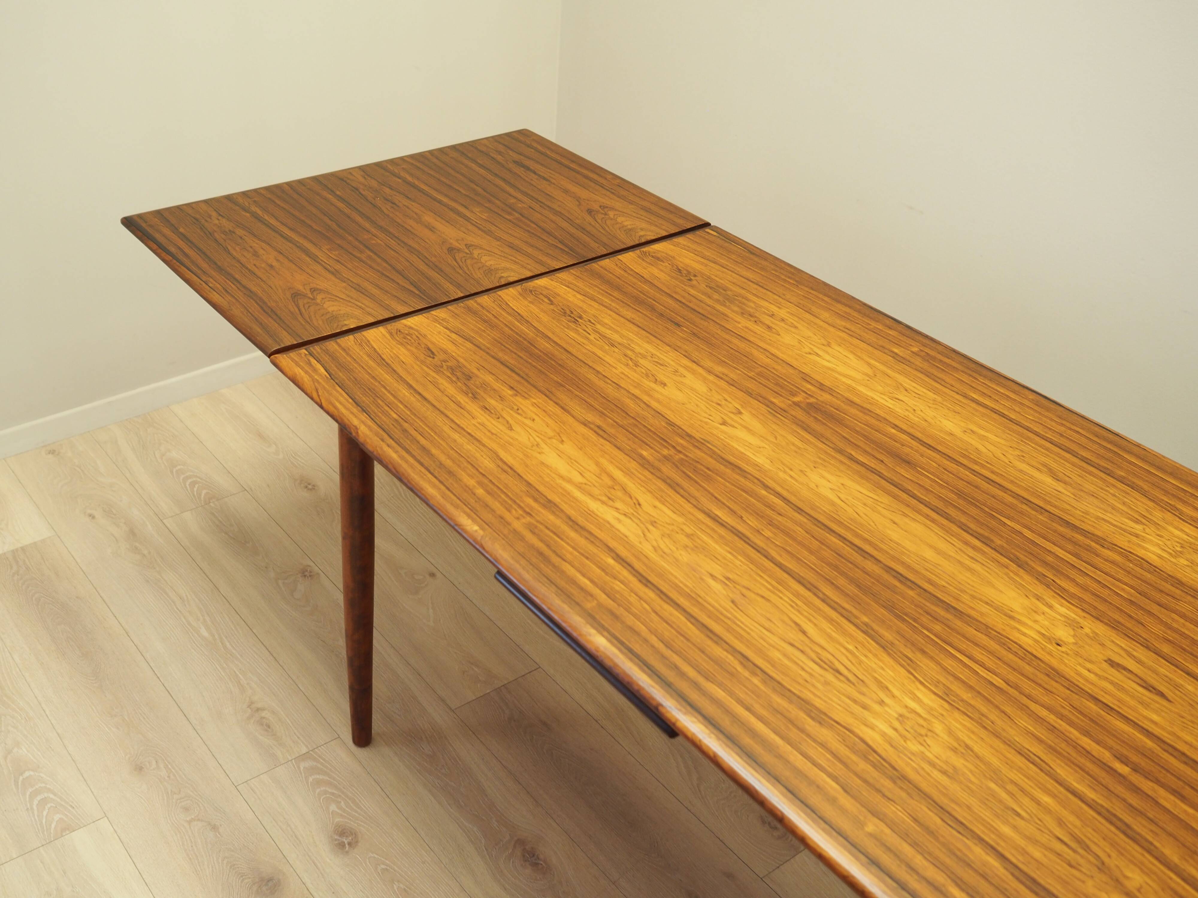 Table en palissandre, design danois, années 1970, production : Danemark