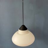 Suspension vintage Philips en verre opalin attribuée à Louis Kalff