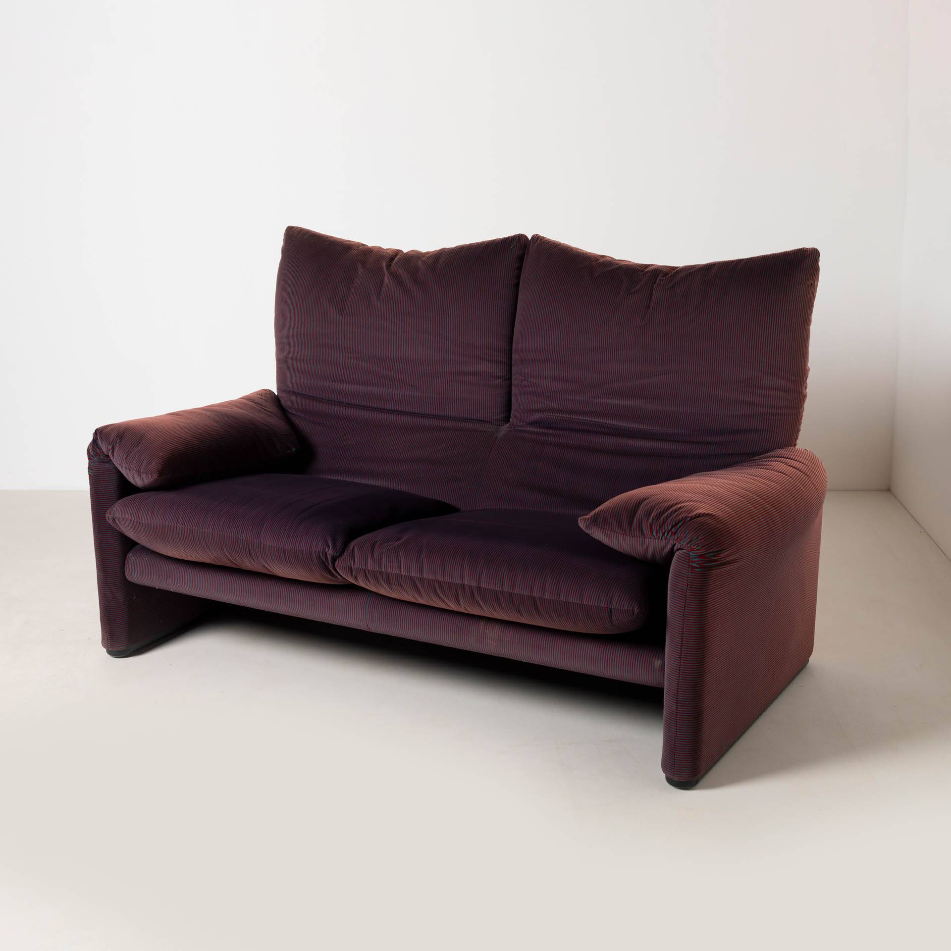 Vico Magistretti Maralunga 2 seater / loveseat for Cassina, Italy, 1980s