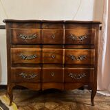 Classic chest of drawers