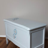 Redesigned wooden toy box