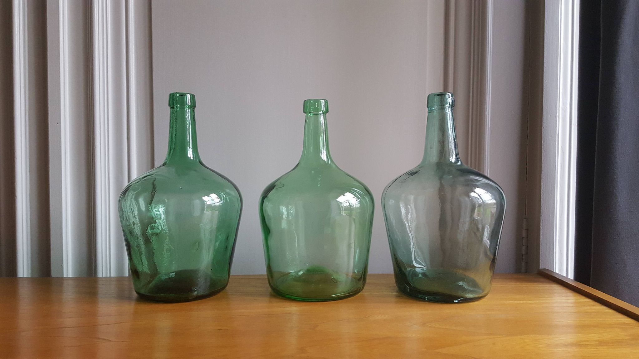 Dame Jeanne vertes/turquoises transparentes de 2 litres