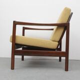 Fauteuil noyer en jaune années 1960