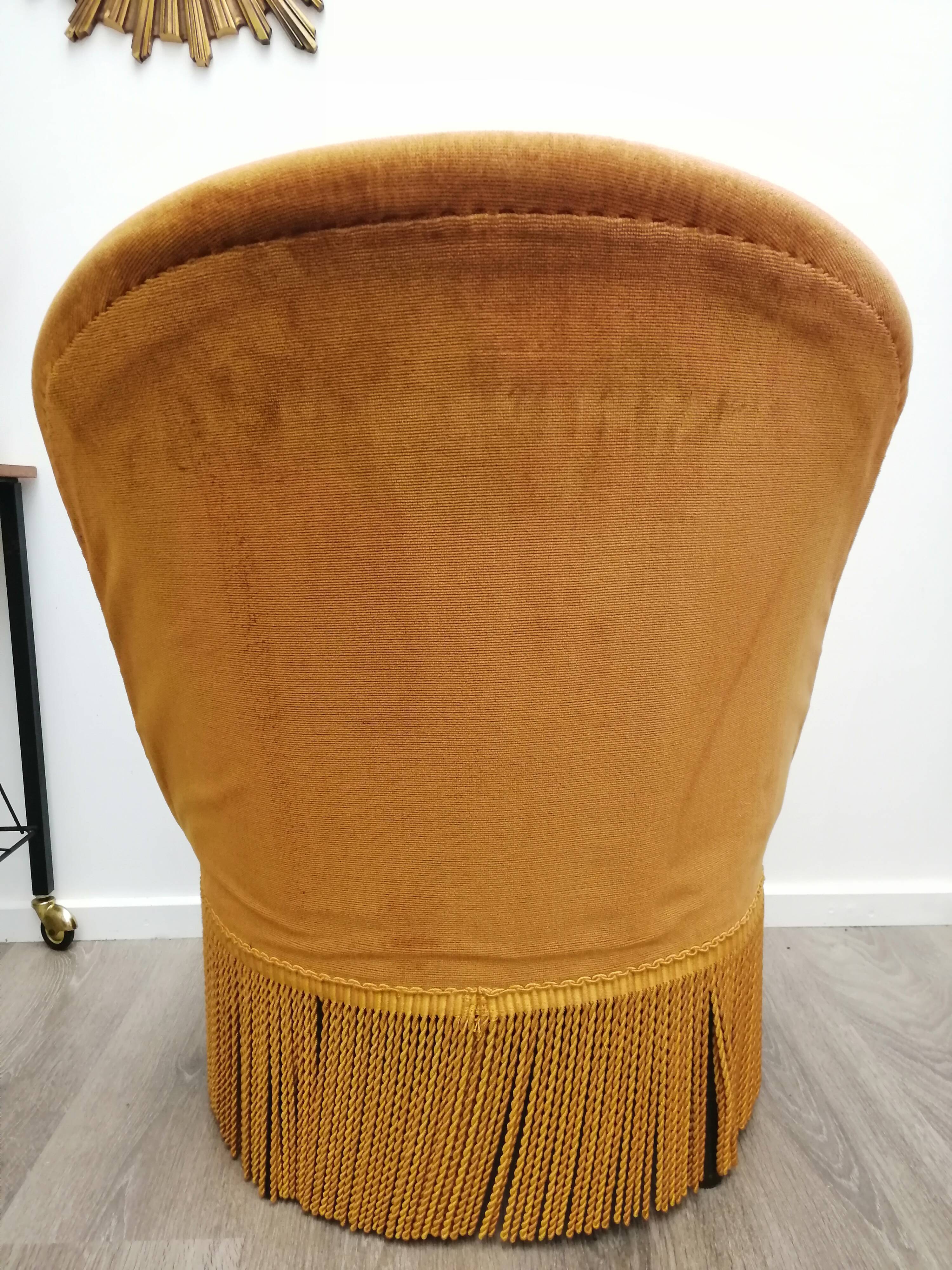 Golden toad armchair