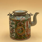 Théière en porcelaine de Chine Canton XIX°