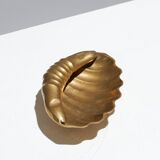 Shell ashtray in gold metal