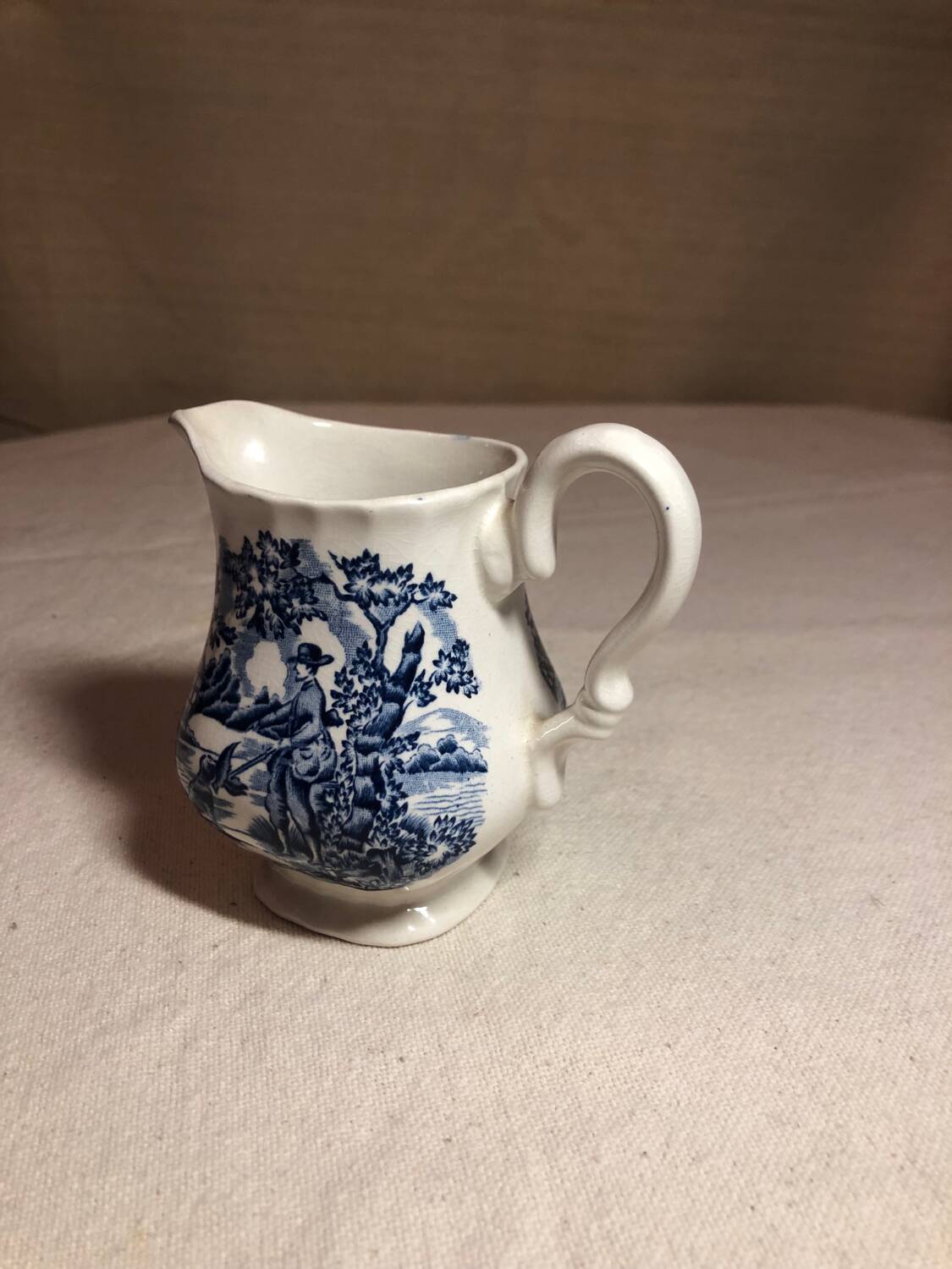 Milk jug model The Hunter By Myott Permanent.