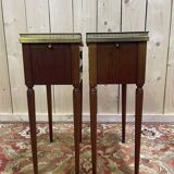 Paire de tables de chevets style Louis XVI avec tirette