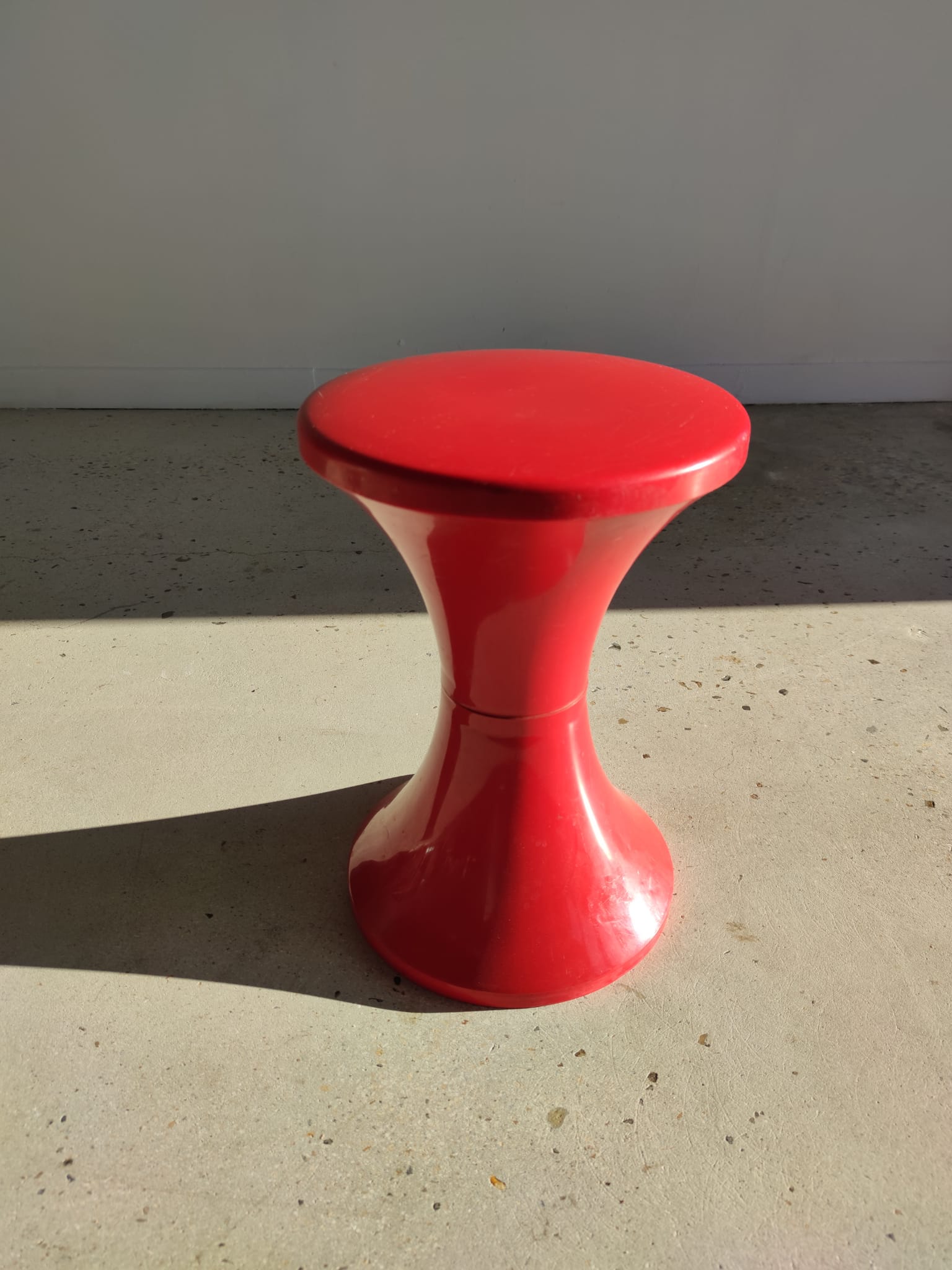 Tam Tam shape diabolo shape in red plastic