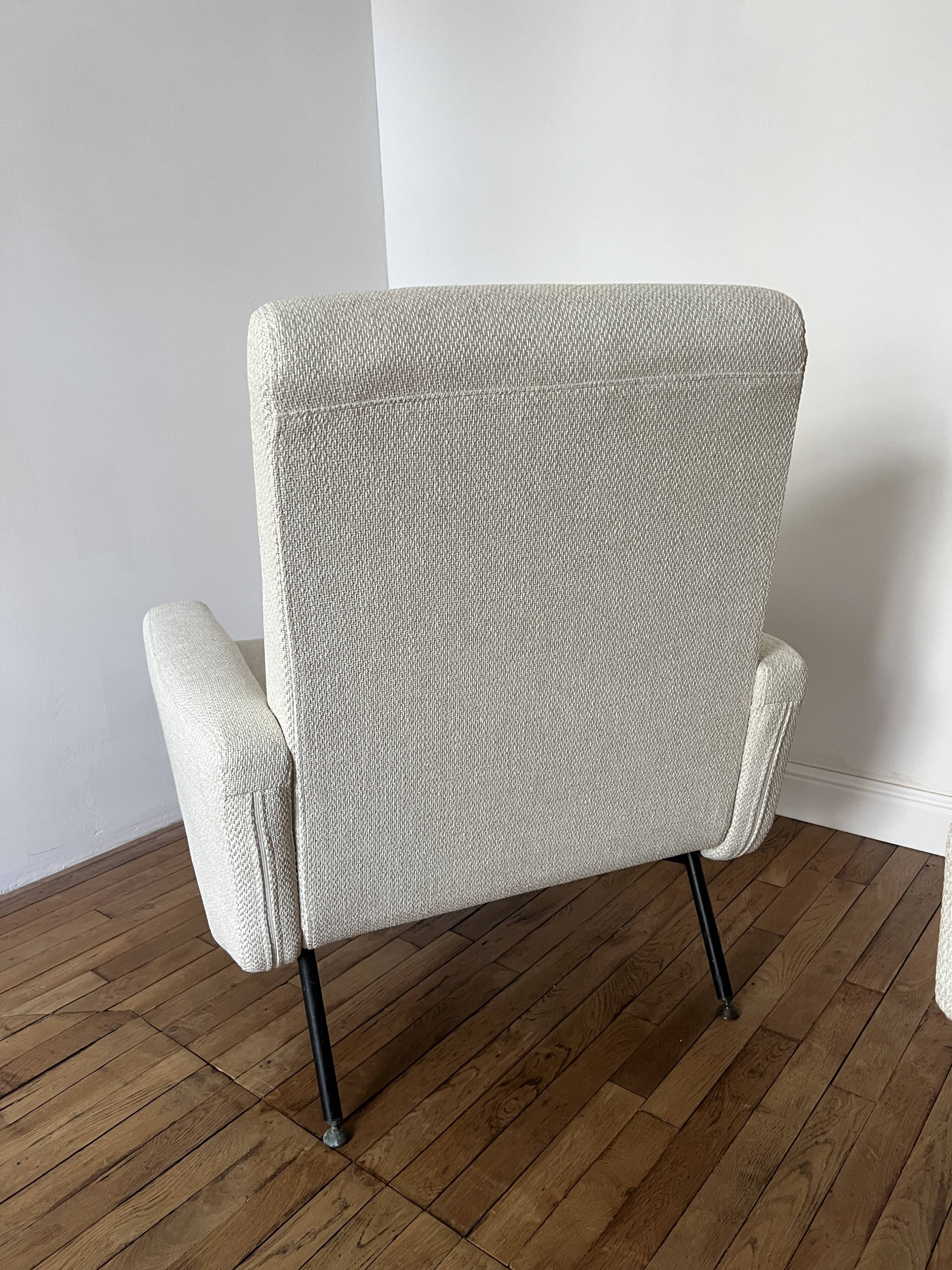 Pair of "Troïka" armchairs by Pierre Guariche, Airborne. Reupholstered 2026.