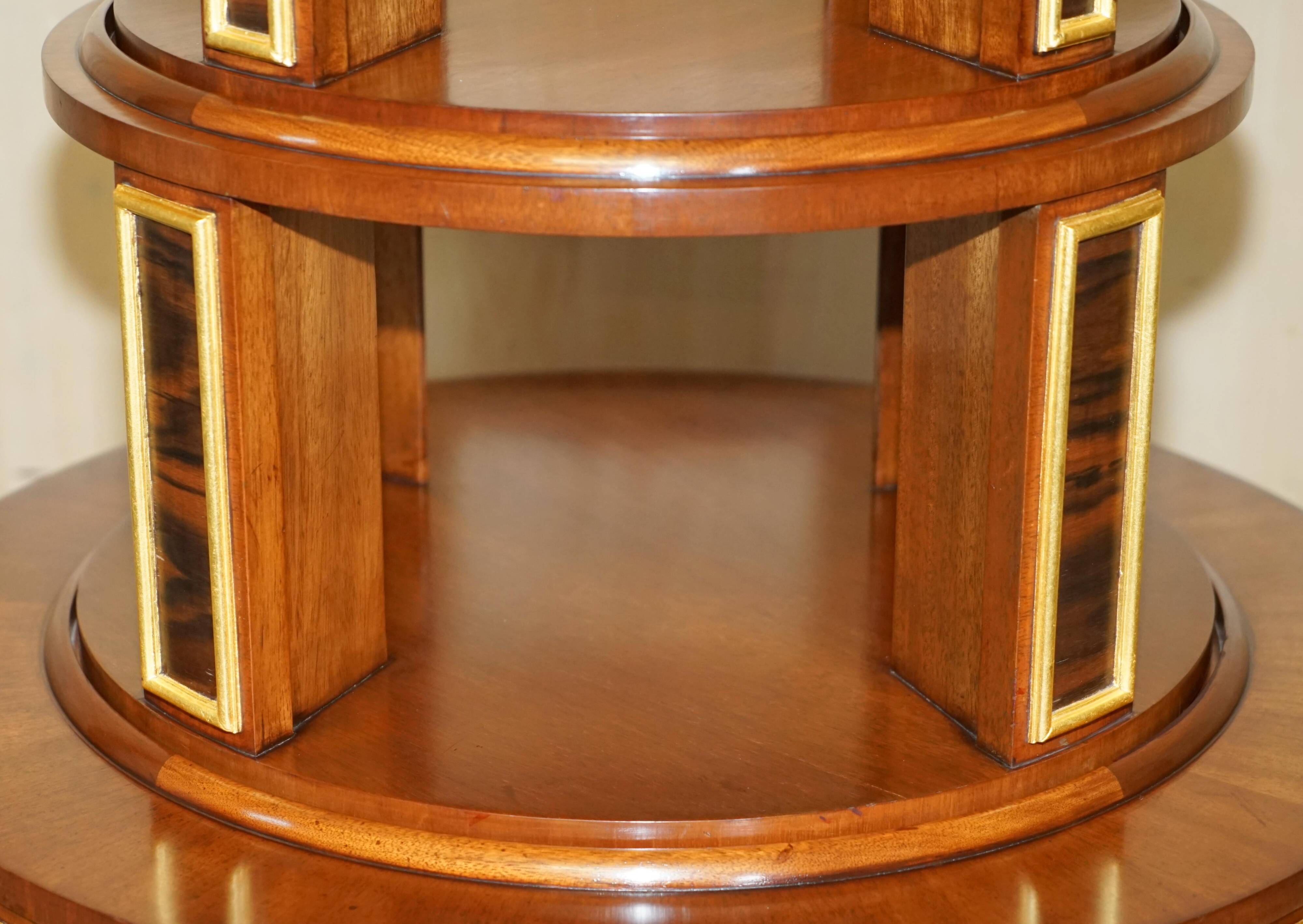 Table bibliothèque tournante Arthur Brett en satin, noyer et palissandre - style Regency