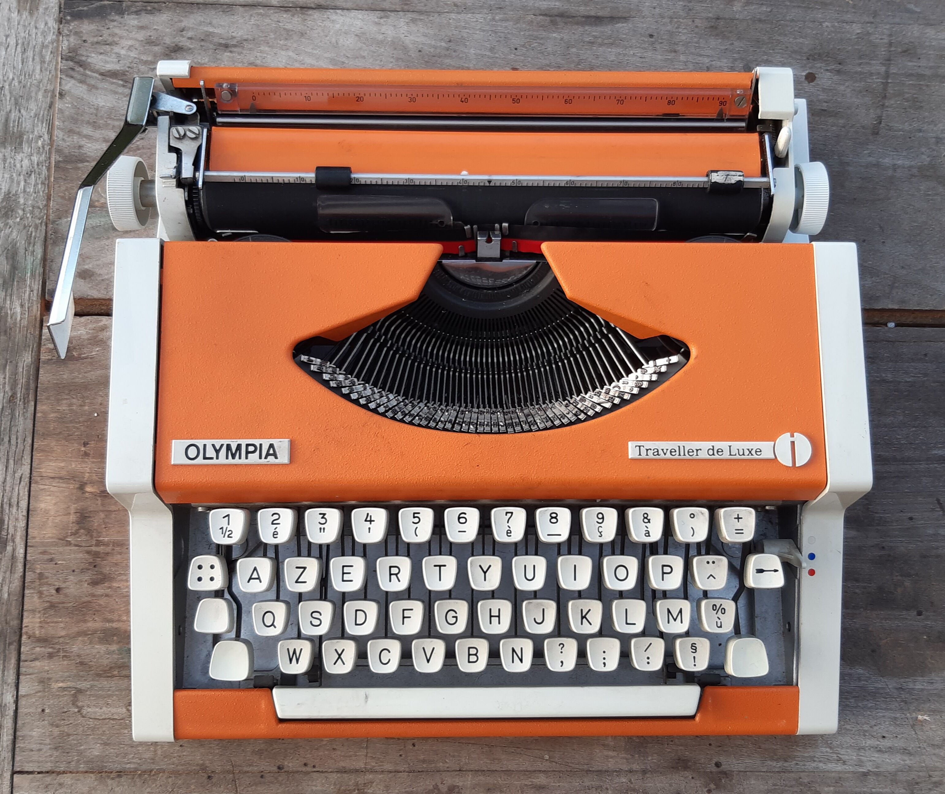 Luxury Olympia traveller typewriter