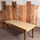 Farm table