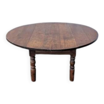 Round coffee table