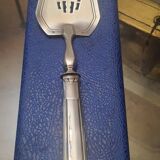 Pie shovel