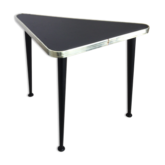 Tripod compass foot table