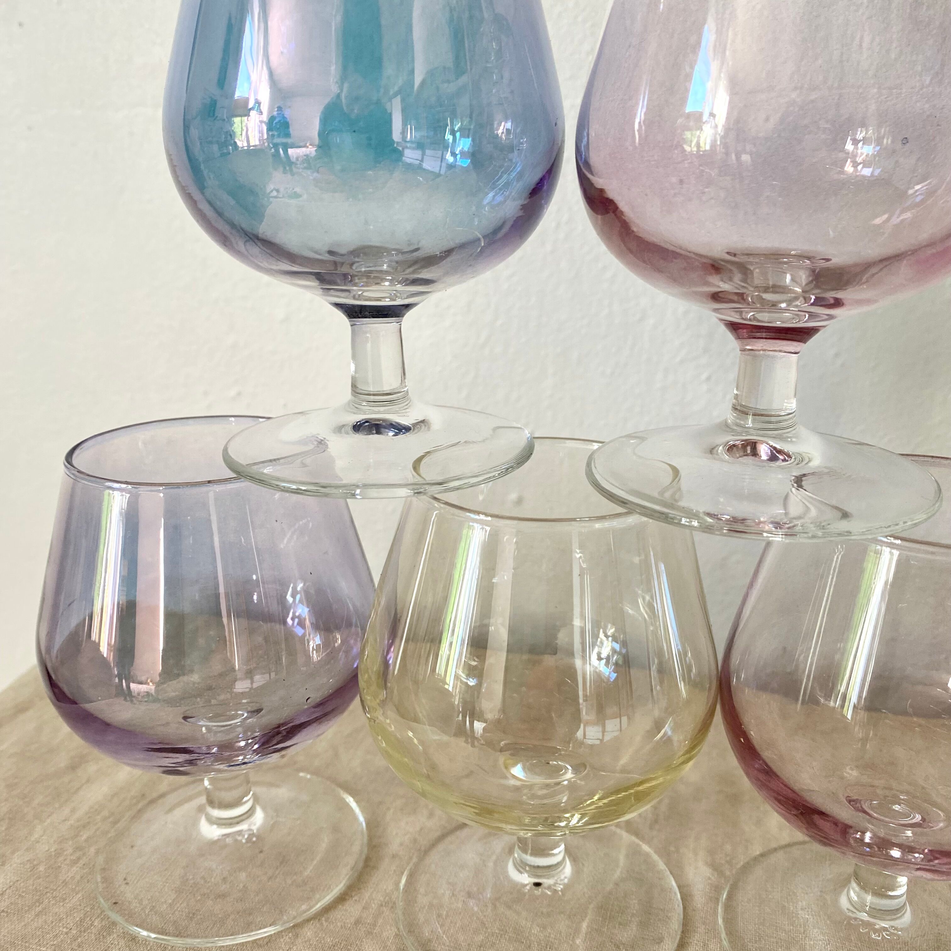 12 colored stemmed lenses