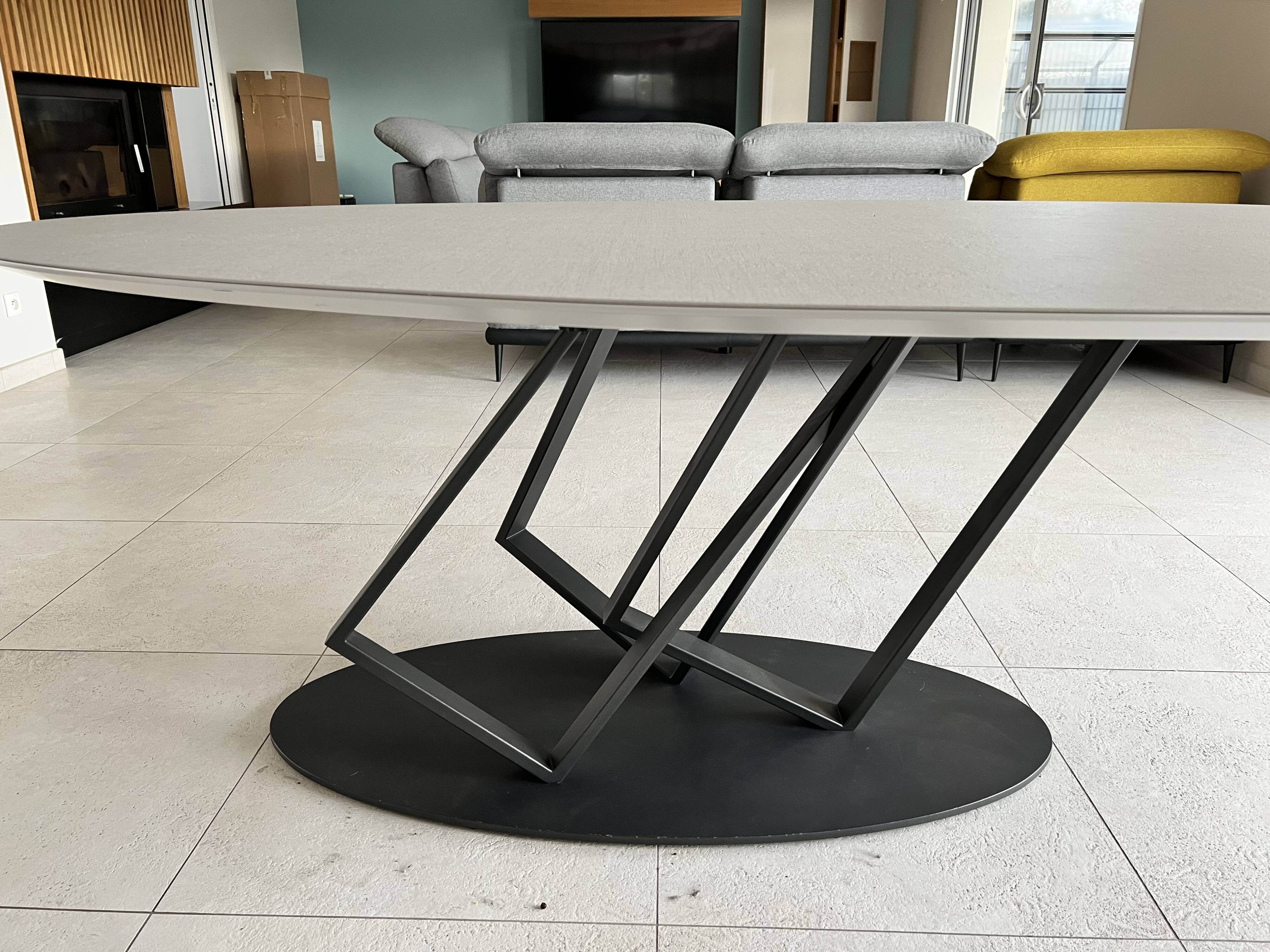 Table XXL furniture Vetraa
