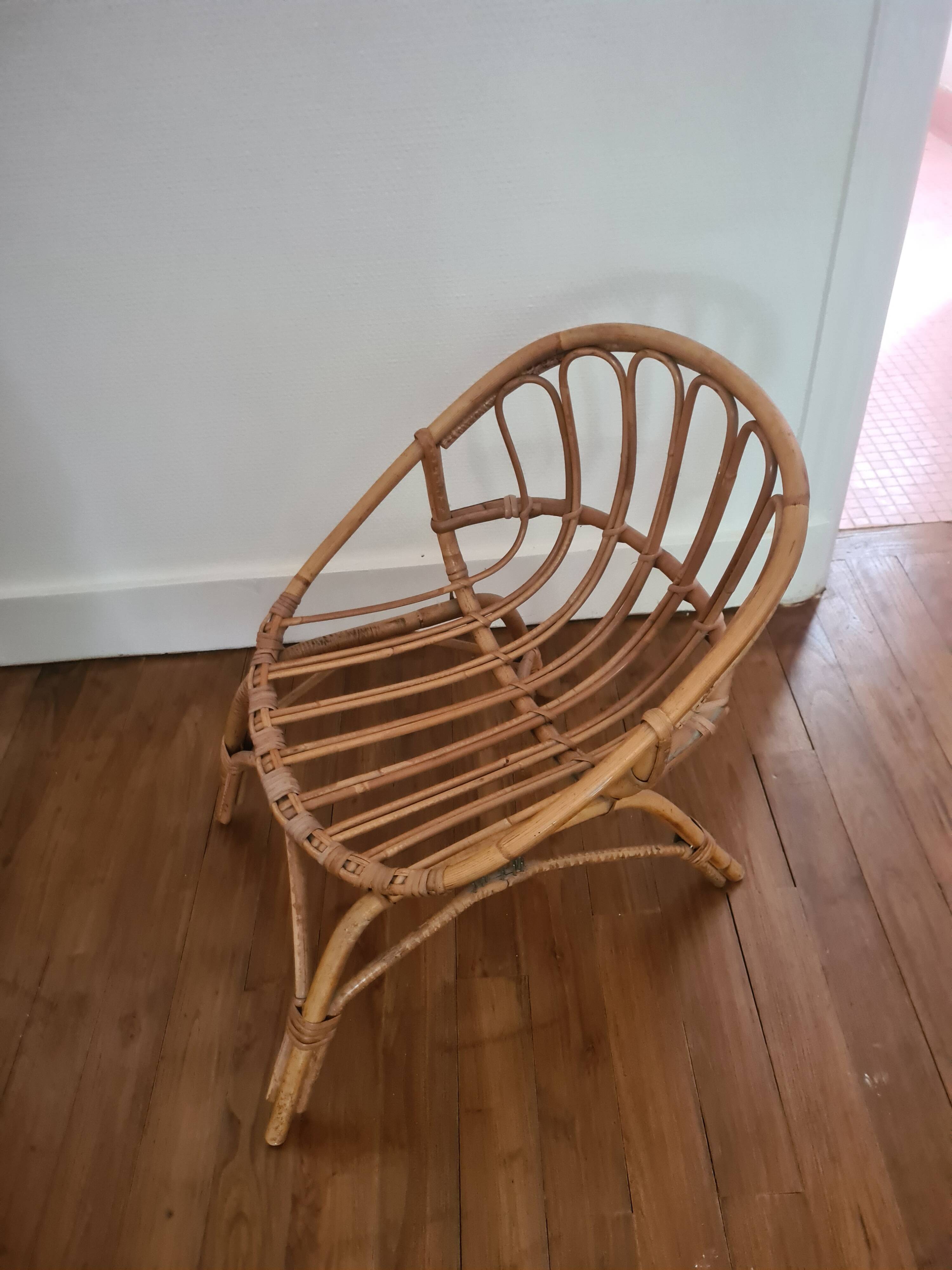 Children's wicker armchair