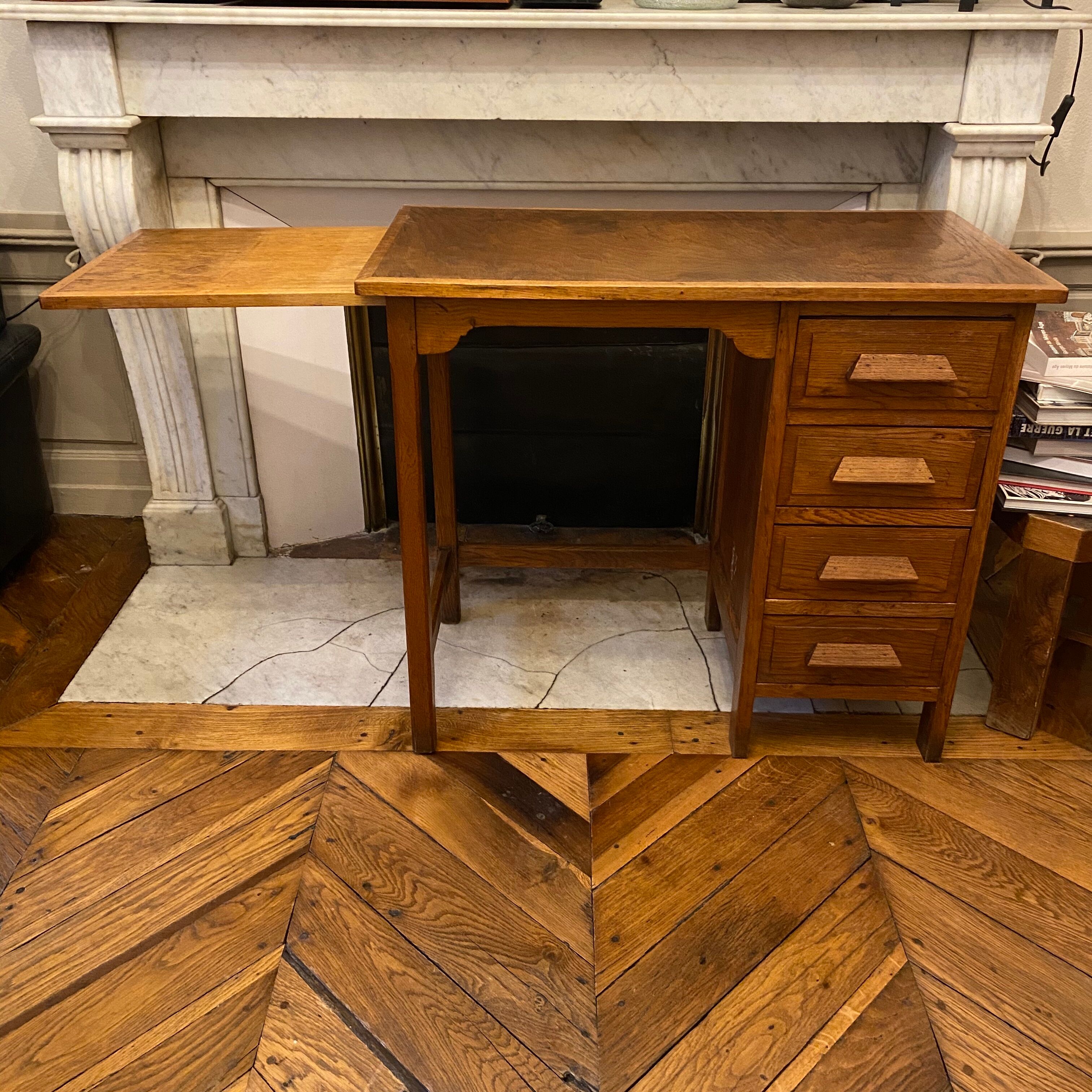 Bureau d’administration années 1920